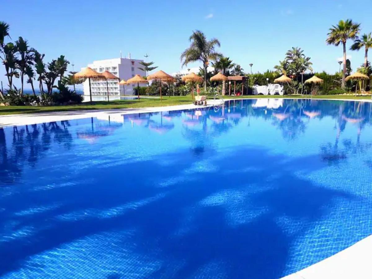 Beachfront Complex El Coloso Views,Pools,Parking Benalmadena Costa Bagian luar foto